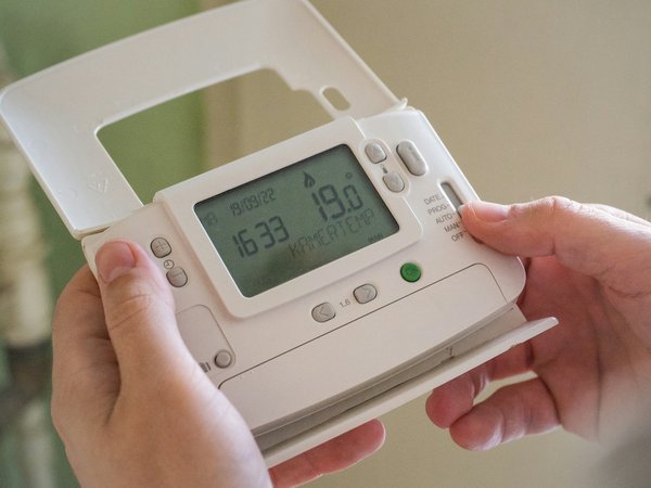 How do you maintain optimal humidity levels in a Sheffield home during winter?